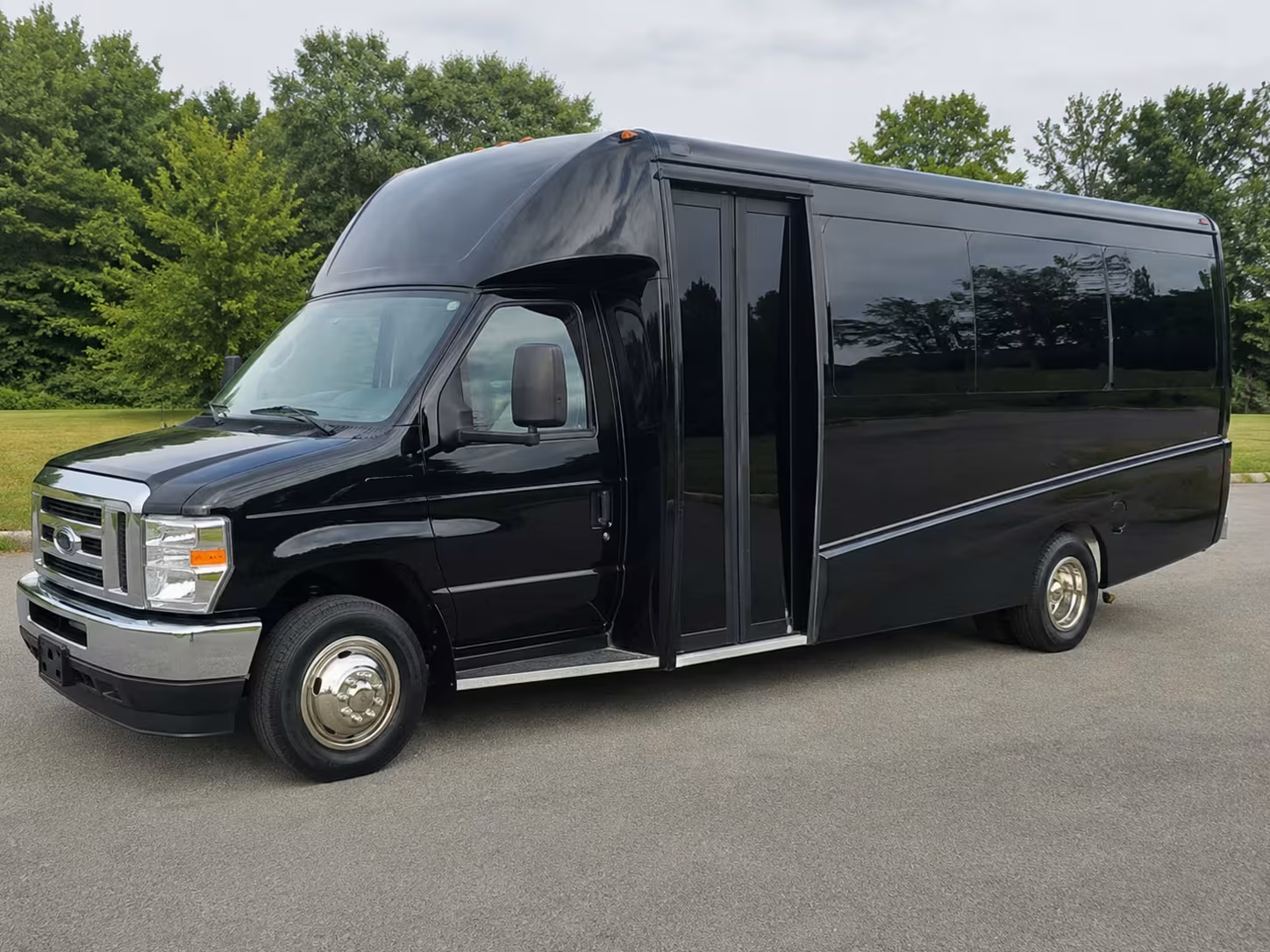 minibus rentals for centennial brewery tours and bachelorette parties