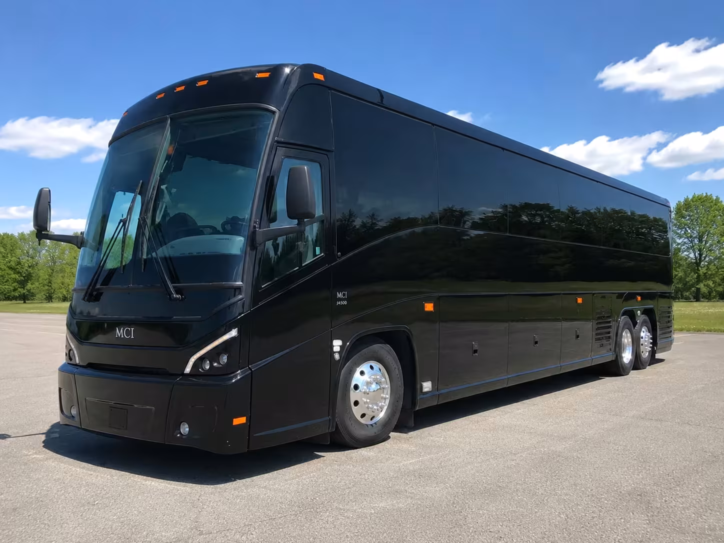 shuttle buses from centennial to denver international airport